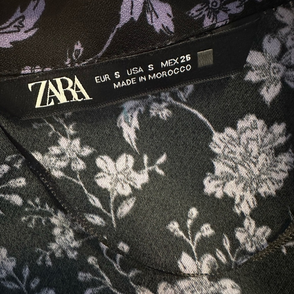 zara floral romper - Picture 3 of 4